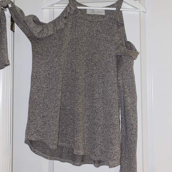 Cold-shoulder Ruffle Sweater - Picture 1 of 5